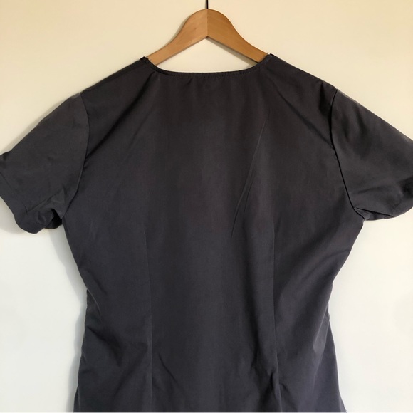 Dagacci Gray Scrub Top L Short Sleeve V Neck Medical Tech Uniform Pockets - Picture 5 of 7